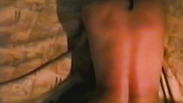 Menakjubkan :  Hot awek remaja skru lebih tua kekasihnya di budak lucah atas katil Dewasa XXX Video 