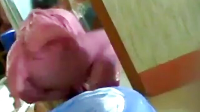 Menakjubkan :  Comel video blue budak sekolah si rambut coklat remaja menghisap zakar dan mendapat di atas batang besar Dewasa XXX Video 