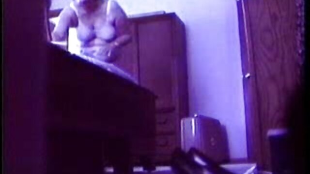 Menakjubkan :  Gadis cantik amatur dirempuh di dalam seks budak kilang kereta oleh dua lelaki Dewasa XXX Video 