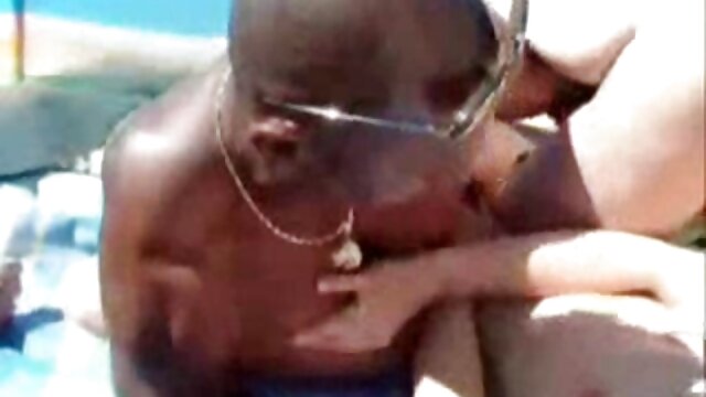 Menakjubkan :  Remaja lucah budak comel mengidamkan sesi perhambaan dengan kancing berdakwat Dewasa XXX Video 